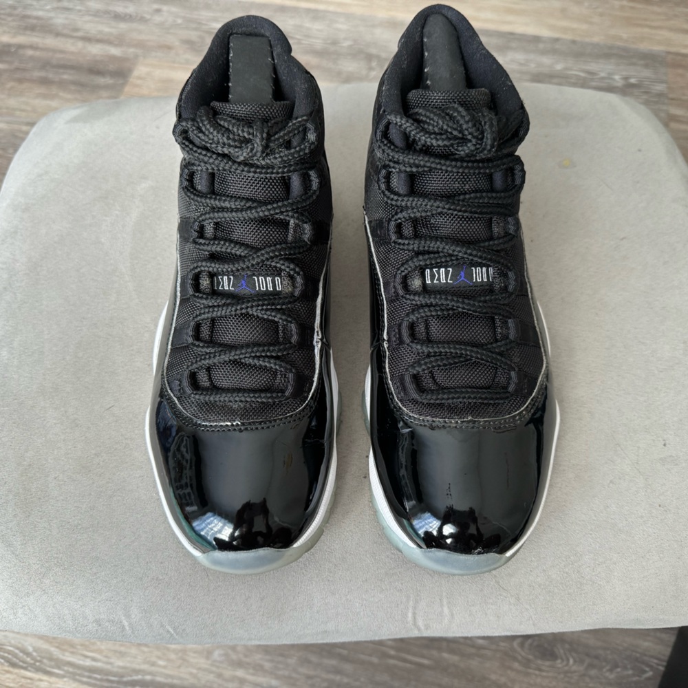 Jordan 11 space jam size 8